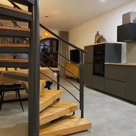 Anna Apartman *