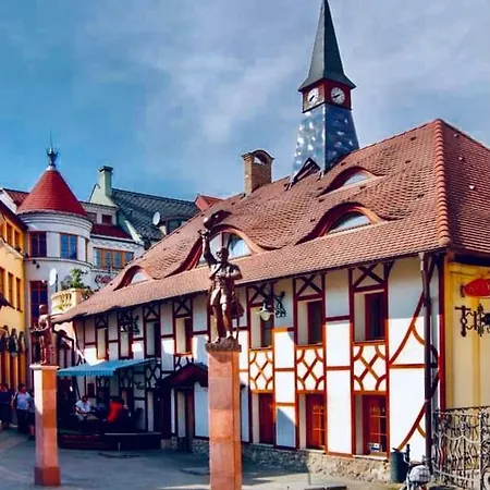 Anna * Komarno